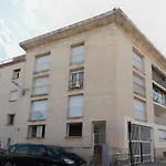 APPARTEMENT DE CHARME - VUE SUR REMPARTS - 2 PERSONNES - WiFI GRATUIT